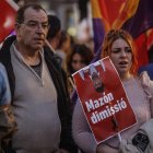 Varias personas durante una manifestación contra el presidente de la Generalitat Valenciana, Carlos Mazón, en el centro de Valencia, a 30 de noviembre de 2024