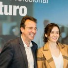 Miguel Ángel Recuenco, junto a Isabel Díaz Ayuso.