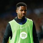Ansu Fati, durante un calentamiento con el Barcelona.
