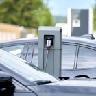 Punto de recarga de vehículo eléctrico en Madrid.