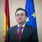 (Foto de ARCHIVO)
El ministro de Asuntos Exteriores, Unión Europea y Cooperación, José Manuel Albares, interviene durante una visita a la Embajada española, a 16 de enero de 2025, en Damasco (Siria). Albares visita la capital de Siria para reunirse con las nuevas autoridades de Siria tras la caída del régimen de Bashar al Assad y trasladarles la voluntad de España de apoyarles siempre y cuando no se crucen una serie de 'líneas rojas'.
David Melero y Luay Albasha / Europa Press
16/1/2025
