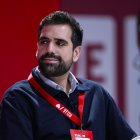 El secretario general de Juventudes Socialistas de España, Víctor Camino, durante el ágora “Adelantando por el derecho a una vivienda digna.” en el primer día del 41 Congreso Federal del PSOE en el Palacio de Congresos y Exposiciones, a 29 de noviembre de 2024 en Sevilla (Andalucía, España). El PSOE inicia, hoy viernes, su 41 Congreso Federal en el que el partido cerrará filas y se volcará en apoyar a su líder, el presidente del Gobierno y secretario general, Pedro Sánchez.

Joaquin Corchero / Europa Press
29/11/2024