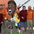 Ninot de Vinicius para la Exposición del Ninot de 2025