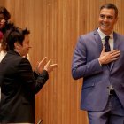 Sánchez, aplaudido este miércoles por sus diputados y senadores. Todos puestos por él.