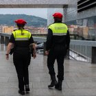 Archivo - Agentes de la Policía Municipal de Bilbao patrullan por la capital vizcaína.