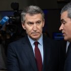 El presidente del PP, Alberto Núñez Feijóo, a su salida de la V edición del Foro ANFAC 2025, en el Palacio de Linares, a 20 de febrero de 2025, en Madrid (España).