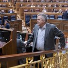 (Foto de ARCHIVO)
El secretario de Organización del PSOE, Santos Cerdán, durante una sesión plenaria, en el Congreso de los Diputados, a 18 de febrero de 2025, en Madrid (España). Durante el pleno, los diputados debaten la toma en consideración de una proposición de ley sobre la regulación del arrendamiento en las Islas Canarias y la modificación del padrón municipal en caso de ocupación ilegal. También abordan dos proposiciones no de ley sobre el aumento de precios en la cesta de la compra y la compensación por la merma de ingresos de los aragoneses

Alberto Ortega / Europa Press
18 FEBRERO 2025;CONGRESO;DIPUTADOS;MINISTROS;PARTIDOS;POLÍTICOS;PARTIDOS POLÍTICOS
18/2/2025