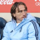 Luka Modric, en el banquillo con el Real Madrid.