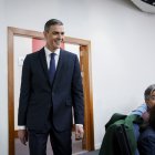 El presidente del Gobierno, Pedro Sánchez, a su llegada para comparecer en el Palacio de la Moncloa, a 22 de abril de 2025, en Madrid (España). El presidente del Gobierno ha anunciado el incremento del gasto en Defensa comprometido con la OTAN para llegar.