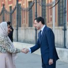 El presidente de la Junta de Andalucía, Juanma Moreno, recibe a la embajadora de Arabia Saudí en España, Haifa Bint Abdulaziz Al Mogrin, en el Palacio de San Telmo.

ROCÍO RUZ/EUROPA PRESS
28/4/2025