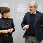 Archivo - La ministra de Juventud e Infancia, Sira Rego, y el presidente del Gobierno de Canarias, Fernando Clavijo.