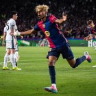 Lamine Yamal celebra su gol ante el Inter de Milán.