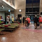 Catres habilitados en la estación de tren de Ourense para pasar la noche del apagón.