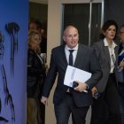 El portavoz del PP en el Congreso, Miguel Tellado, llega a una rueda de prensa anterior a la Junta de Portavoces, en el Congreso de los Diputados, a 6 de mayo de 2025, en Madrid (España).
