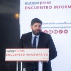 El presidente de la Región de Murcia, Fernando López Miras, interviene durante un encuentro informativo de Europa Press, en el hotel Rosewood Villa Magna, a 13 de mayo de 2025, en Madrid (España).