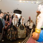 Luis Barcala y las Belleas del Foc inauguran la exposición del ninot de las Hogueras