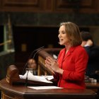 La secretaria general del PP, Cuca Gamarra, interviene durante una sesión plenaria, en el Congreso de los Diputados, a 14 de mayo de 2025, en Madrid (España). 