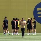 Hansi Flick, durante un entrenamiento del Barcelona.