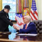 (Foto de ARCHIVO)
Elon Musk se despide en la Casa Blanca de su buen amigo Donald hace tan sólo unos días.
May 30, 2025, in Washington, D.C.
Europa Press/Contacto/Molly Riley/White House