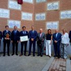 Foto de familia de premiados y autoridades.