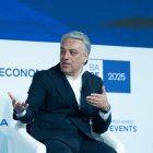 Archivo - El consejero delegado de Grupo Renault, Luca de Meo, interviene durante la 40 Reunió Cercle d'Economia, en el Palau de Congresos de Cataluña, a 5 de mayo de 2025, en Madrid (España). La edición de este año se celebra entre hoy y miércoles, 7 de.