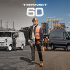 Ford celebra los 60 años de su furgoneta Transit en pleno auge de sus versiones electrificadas.