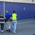 Detenido por presunto tráfico de seres humanos, explotación y agresión sexual.