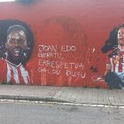 Mural del que han borrado la cara de Nico Williams.