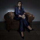 La secretaria general del PP, Cuca Gamarra, posa para Europa Press en la sede del PP antes de una entrevista.