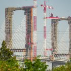 Imagen de las obras del puente del Centenario en Sevilla.
