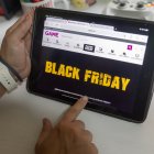 (Foto de ARCHIVO)
Un joven mira una web de compras online, a 15 de noviembre de 2024, en Madrid.
Eduardo Parra / Europa Press
15 NOVIEMBRE 2024