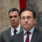 El presidente del Gobierno, Pedro Sánchez, y el ministro de Exteriores, José Manuel Albares.