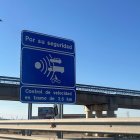 Señal de control de velocidad en tramo vigilado por radar en carretera de Murcia.