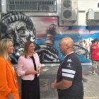 María José Catalá y Paula Llobet visita la Liga Nacional de Graffiti en la calle Pepita Samper