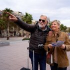 Jubilados haciendo turismo