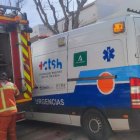 Imagen de archivo de efectivos del Centro de Emergencias Sanitarias y Bomberos.

REMITIDA / HANDOUT por 112 ANDALUCÍA
Fotografía remitida a medios de comunicación exclusivamente para ilustrar la noticia a la que hace referencia la imagen, y citando la procedencia de la imagen en la firma
17/10/2025