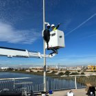 Imagen de la instalación de una de las cámaras de videovigilancia
