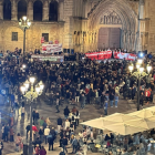 Concentración convocada por Acord Social Valencià para celebrar la dimisión de Mazón