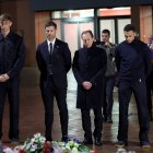 LIVERPOOL, ENGLAND - NOVEMBER 03: (L-R) Dean Huijsen of Real Madrid, Xabi Alonso, Head Coach of Real Madrid and Trent Alexander-Arnold of Real Madrid look on at the tributes to former Liverpool player Diogo Jota at Anfield on November 03, 2025 in Liverpool, England. (Photo by Jan Kruger/Getty Images)