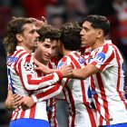 Julian Alvarez celebrando el primer gol del partido contra el Union Saint-Gilloise.