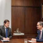 Mañueco recibe en la sede de la Presidencia de la Junta al  nuevo CEO de Renault.
