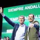 El presidente del PP, Albero Nuñez Feijoo, (i) junto al presidente de la Junta de Andalucía, Juanma Moreno, (d) interviene durante el congreso del PP-A. A 9 de noviembre de 2025. Tercera, y última, jornada del XVII Congreso del PP-A, que incluye la intervención de los presidente del PP, Albero Nuñez Feijoo, y del presidente de la Junta y del PP-A, Juanma Moreno.

Joaquin Corchero / Europa Press
09/11/2025