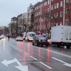 Coches circulan en Madrid.