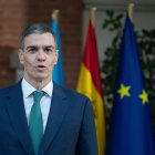 El presidente del Gobierno, Pedro Sánchez, recibe al presidente de Ucrania, Volodímir Zelenski, en el Palacio de la Moncloa, a 18 de noviembre de 2025, en Madrid (España). Durante su visita a España, el presidente ucraniano ha visitado el Congreso de los Diputados y se ha reunido con el Rey y el presidente del Gobierno con la esperanza de reanudar los acuerdos para reforzar la defensa de Ucrania frente a los nuevos ataques rusos centrados especialmente en la infraestructura energética del país.

Fernando Sánchez / Europa Press
18 NOVIEMBRE 2025;SÁNCHEZ;ZELENSKI;MADRID
18/11/2025