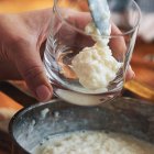Detalle del emplatado del arroz con leche de Dani García, que apuesta por una textura cremosa y prescinde de ingredientes tradicionales como la canela o el limón.