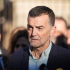 El coordinador federal de Izquierda Unida (IU) atiende a los medios para informar de su candidatura de Por Andalucía a la Presidencia de la Junta de Andalucía.
