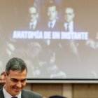 Pedro Sánchez asiste a la presentacion serie ficcion