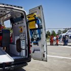 Ambulancia y helicóptero sanitario.