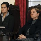 Triana Martínez  (izda.) y su madre Montserrat Domínguez durante el Juicio.