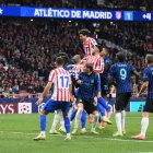 El Atlético de Madrid rompe la racha al Inter con un gol en el descuento de Gimenez